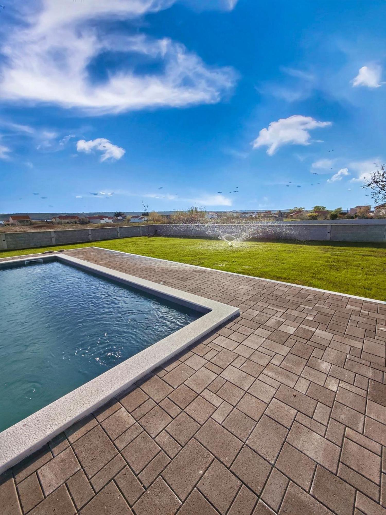House Rose With Garden And Pool Villa Ljubac  Bagian luar foto