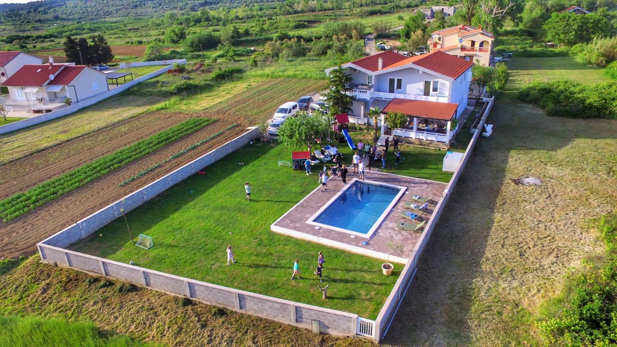 House Rose With Garden And Pool Villa Ljubac  Bagian luar foto