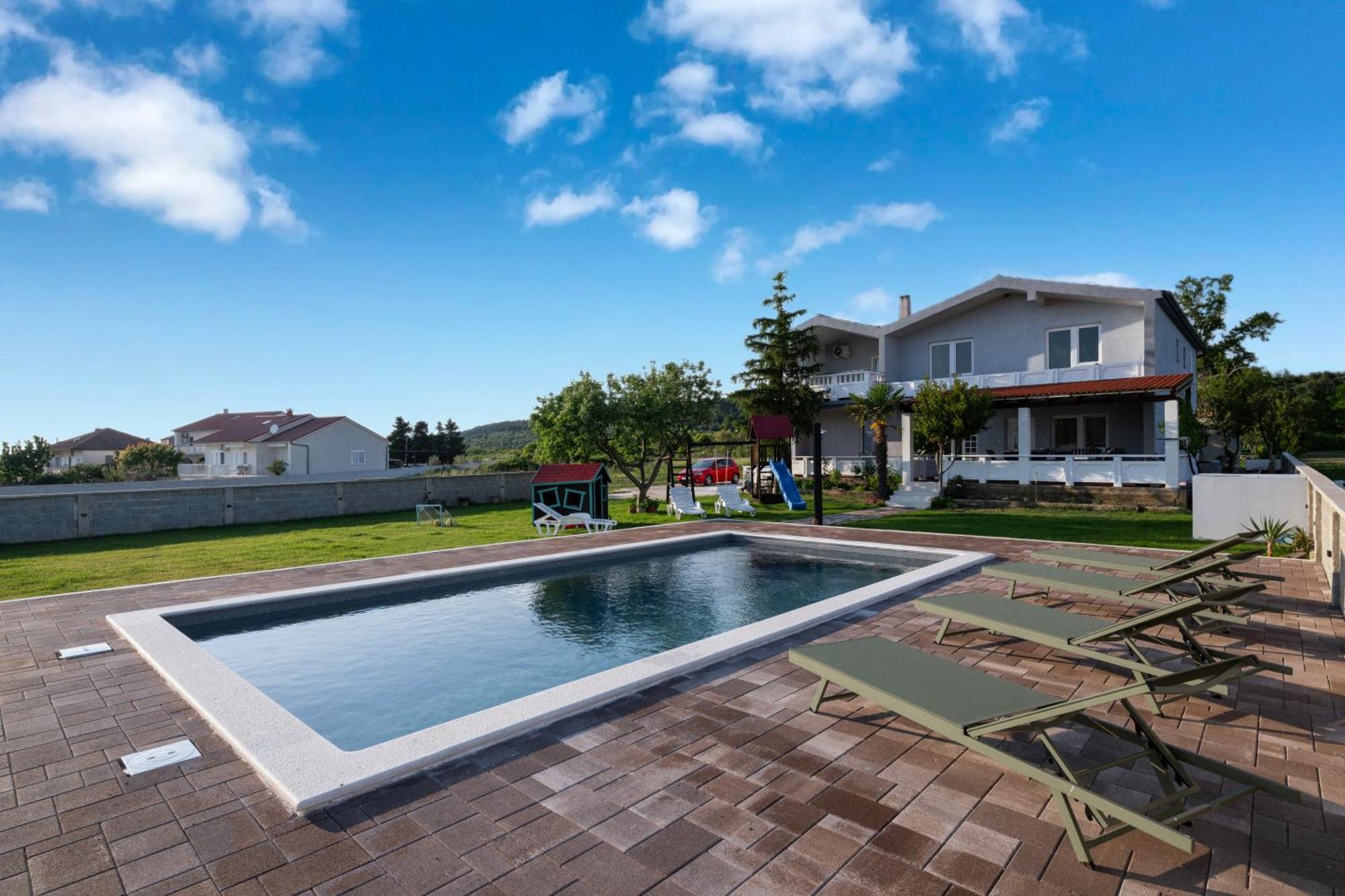 House Rose With Garden And Pool Villa Ljubac  Bagian luar foto